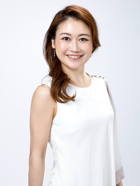 秦野　理恵